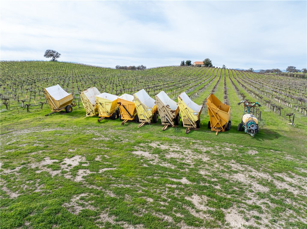 4774 Mill Road Paso Robles, CA 93446 - Photo 13 of 32