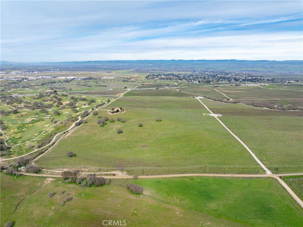 4774 Mill Road Paso Robles, CA 93446 - Photo 3 of 32