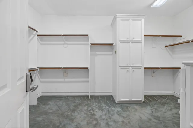 a view of walk in closet