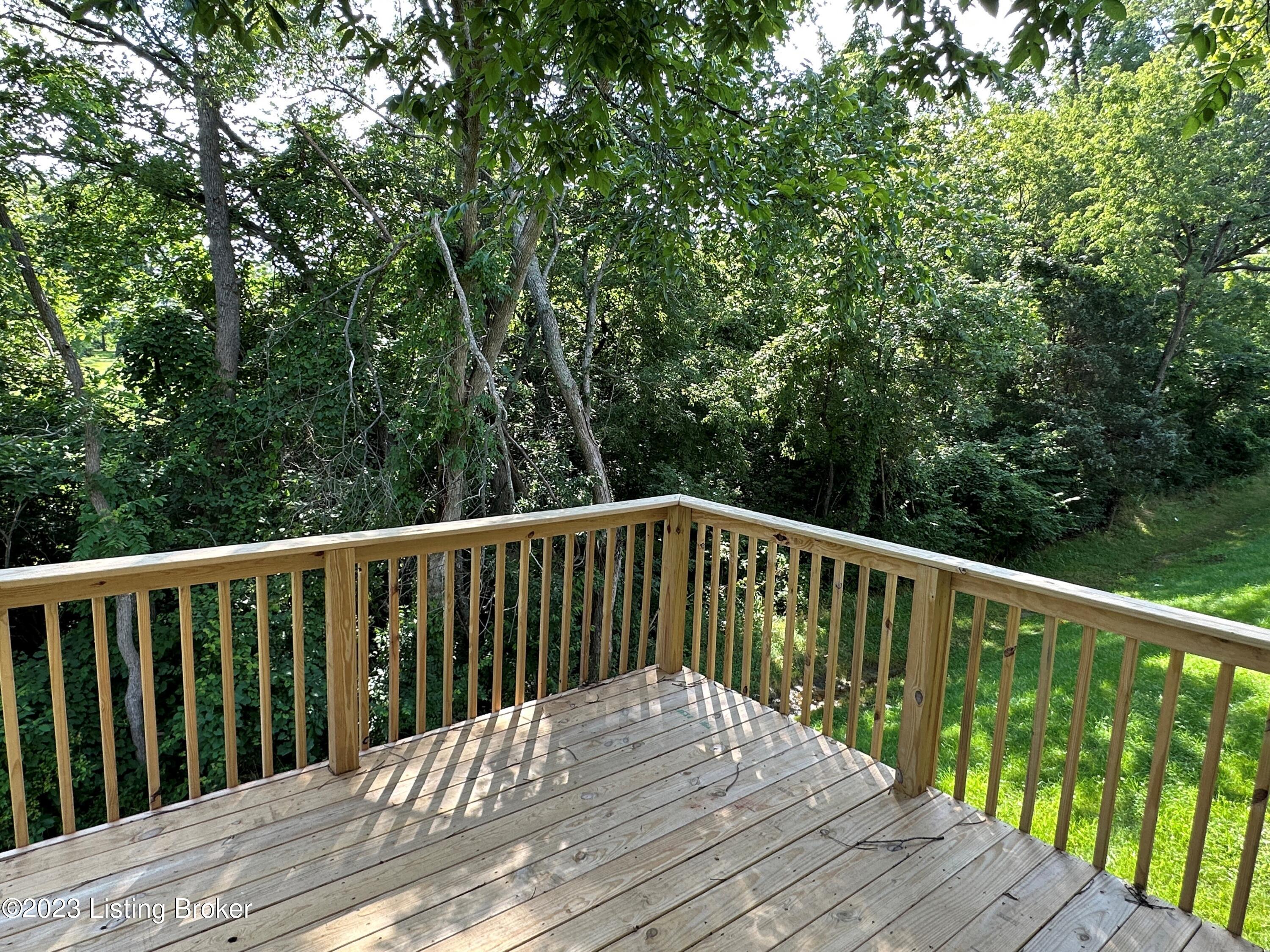 8416 Gateway Run Road Louisville, KY 40229 - Photo 15 of 18 7