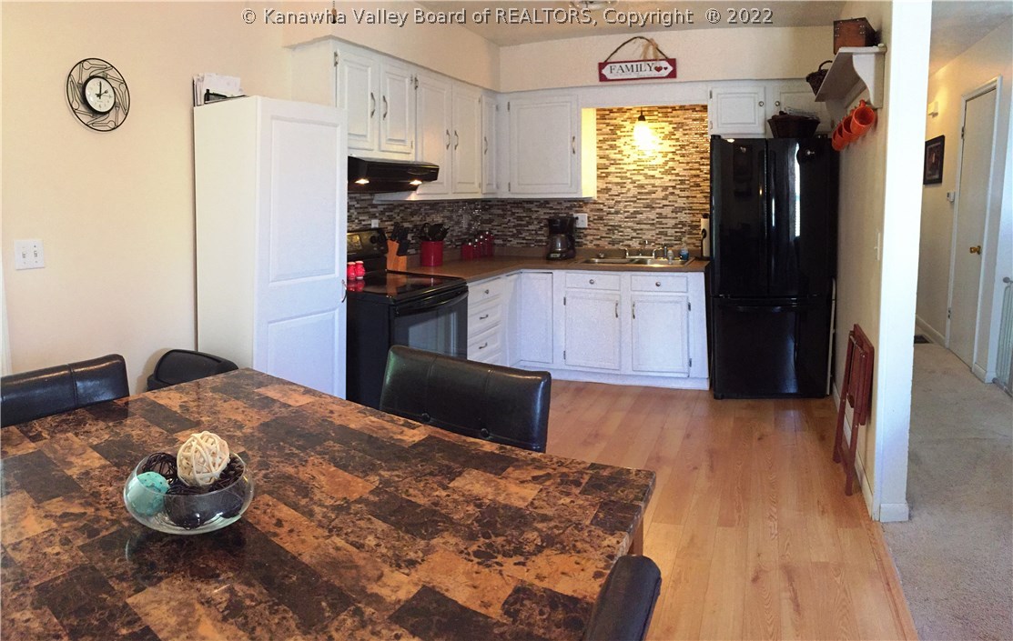 4552 Green Valley Road Huntington, WV 25701 - Photo 6 of 18 Gallery Image 6