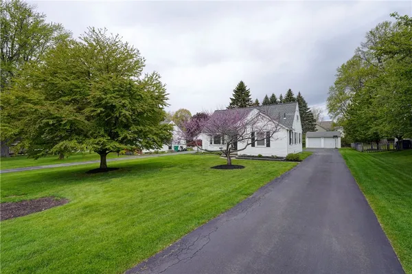 $315,000 | 32 Rossman Drive, Penfield, NY 14580