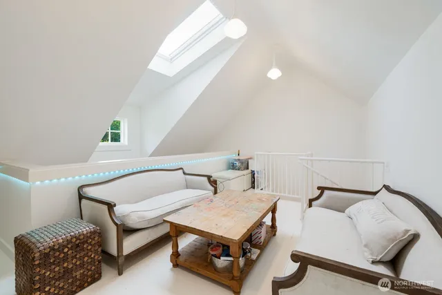 $9,000 | 21819 Southeast 13th Place, Sammamish, WA 98075