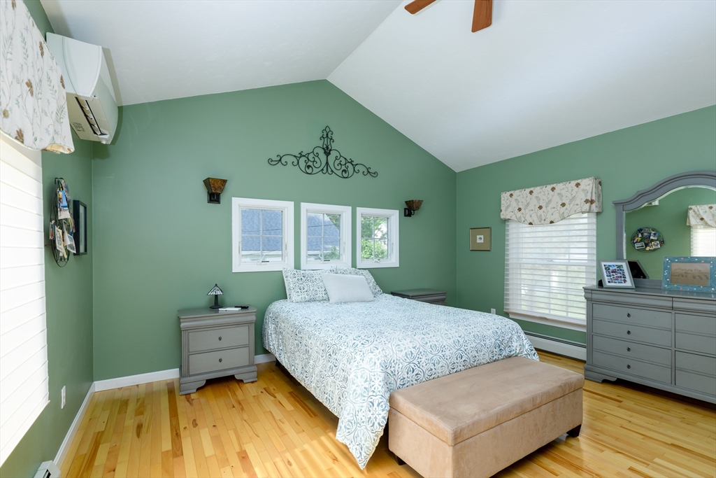 42 Lovell Road Holden, MA 01520 - Photo 17 of 26