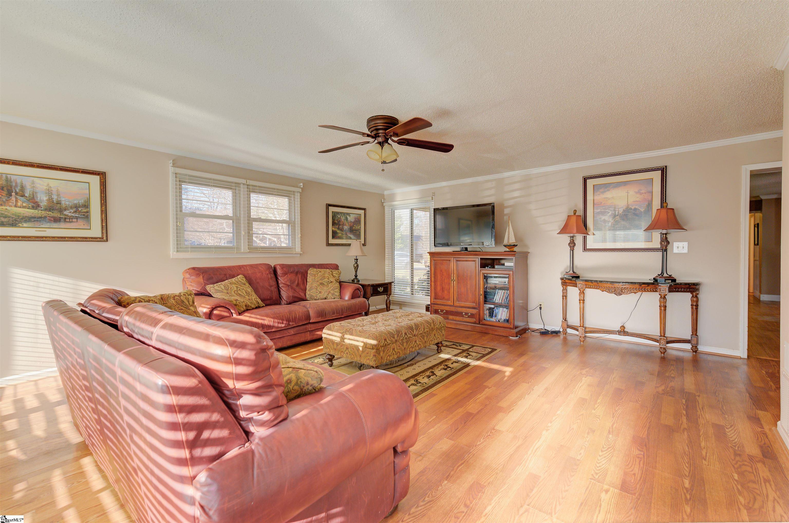 8 Arrowhead Road Greenville, SC 29609 - Photo 12 of 22