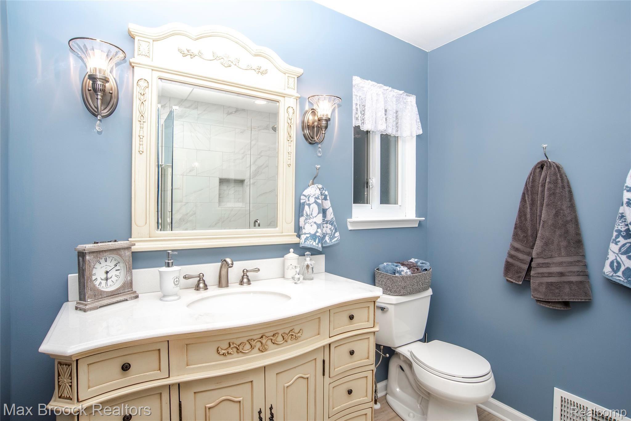 22633 Shadowpine Way Novi, MI 48375 - Photo 21 of 35 Luxurious Master Bath