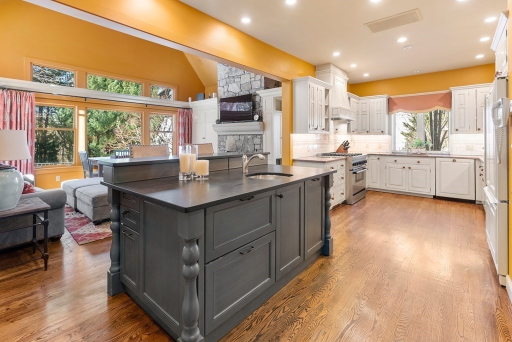 25 Huckleberry Hill Road Lincoln, MA 01773 - Photo 12 of 31