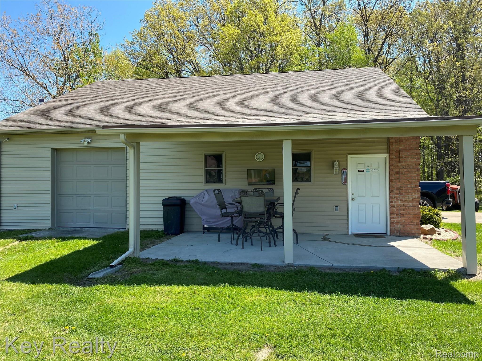 2020 Samaria Road Temperance, MI 48182 - Photo 12 of 70 17D5C315-A2CA-4E27-9365-EA4C6BB75D5E.jpeg