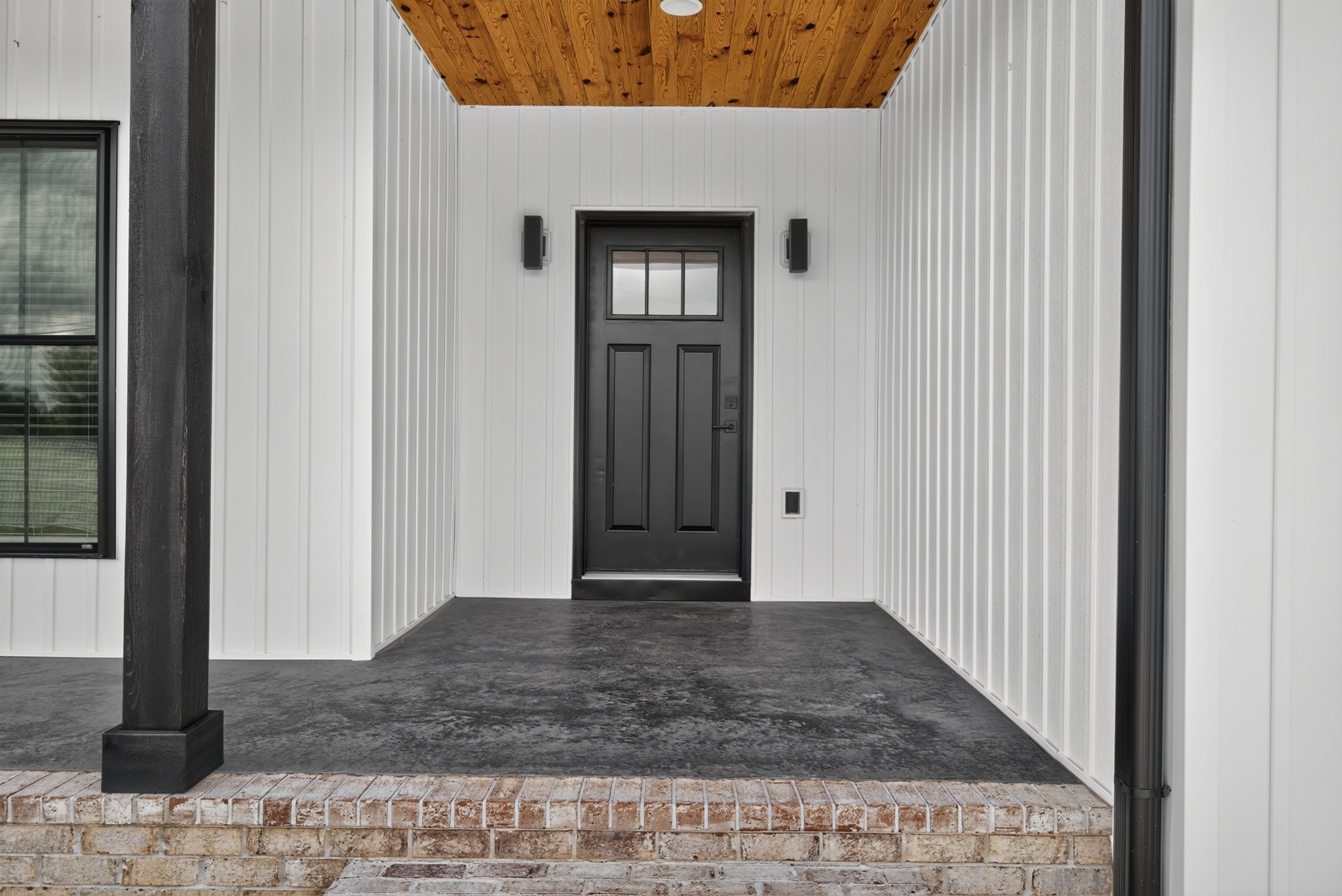 28 Harding Road Leoma, TN 38468 - Photo 5 of 36 a view of an entryway