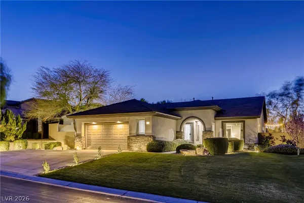 $945,000 | 7 Stonemark Drive, Henderson, NV 89052