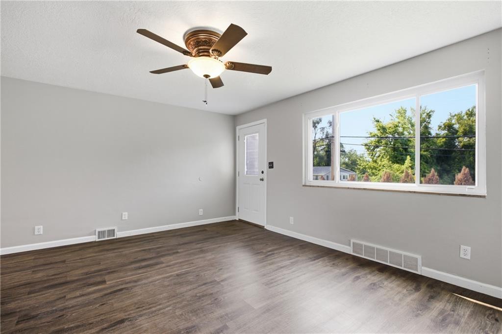 1630 Old Brodhead Road Monaca, PA 15061 - Photo 6 of 25 Gallery Image 6