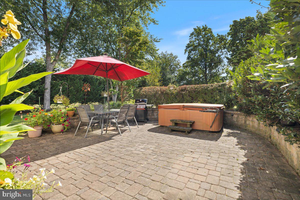 1627 Clearbrook Road Lansdale, PA 19446 - Photo 34 of 47 Amazing Paver Patio
