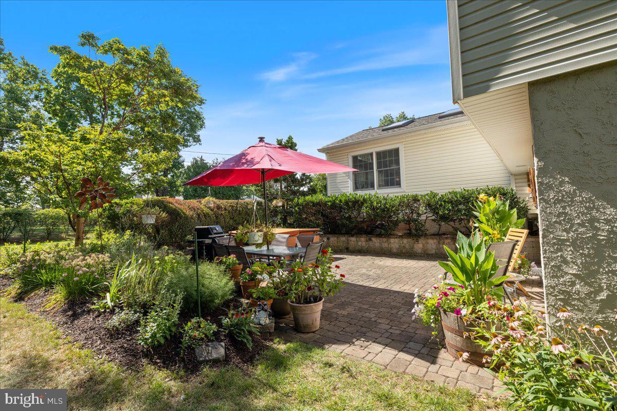 1627 Clearbrook Road Lansdale, PA 19446 - Photo 35 of 47 Beautiful Landscaping