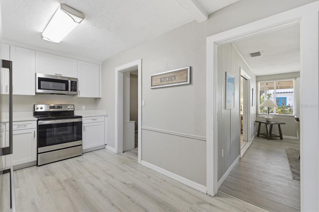 1891 Prospect Street Sarasota, FL 34239 - Photo 7 of 35