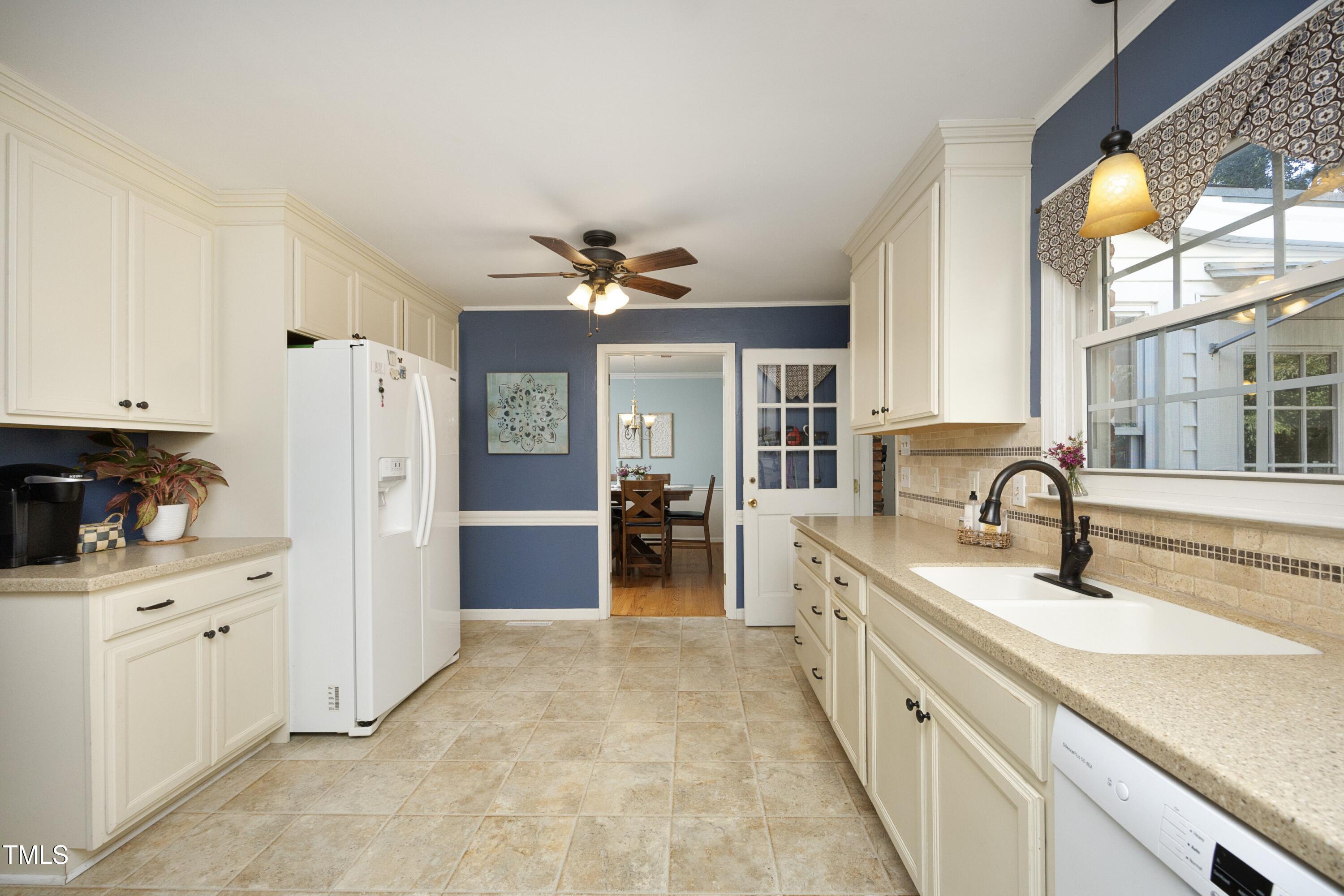 1028 Cedarhurst Drive Raleigh, NC 27609 - Photo 16 of 48 16Kitchen