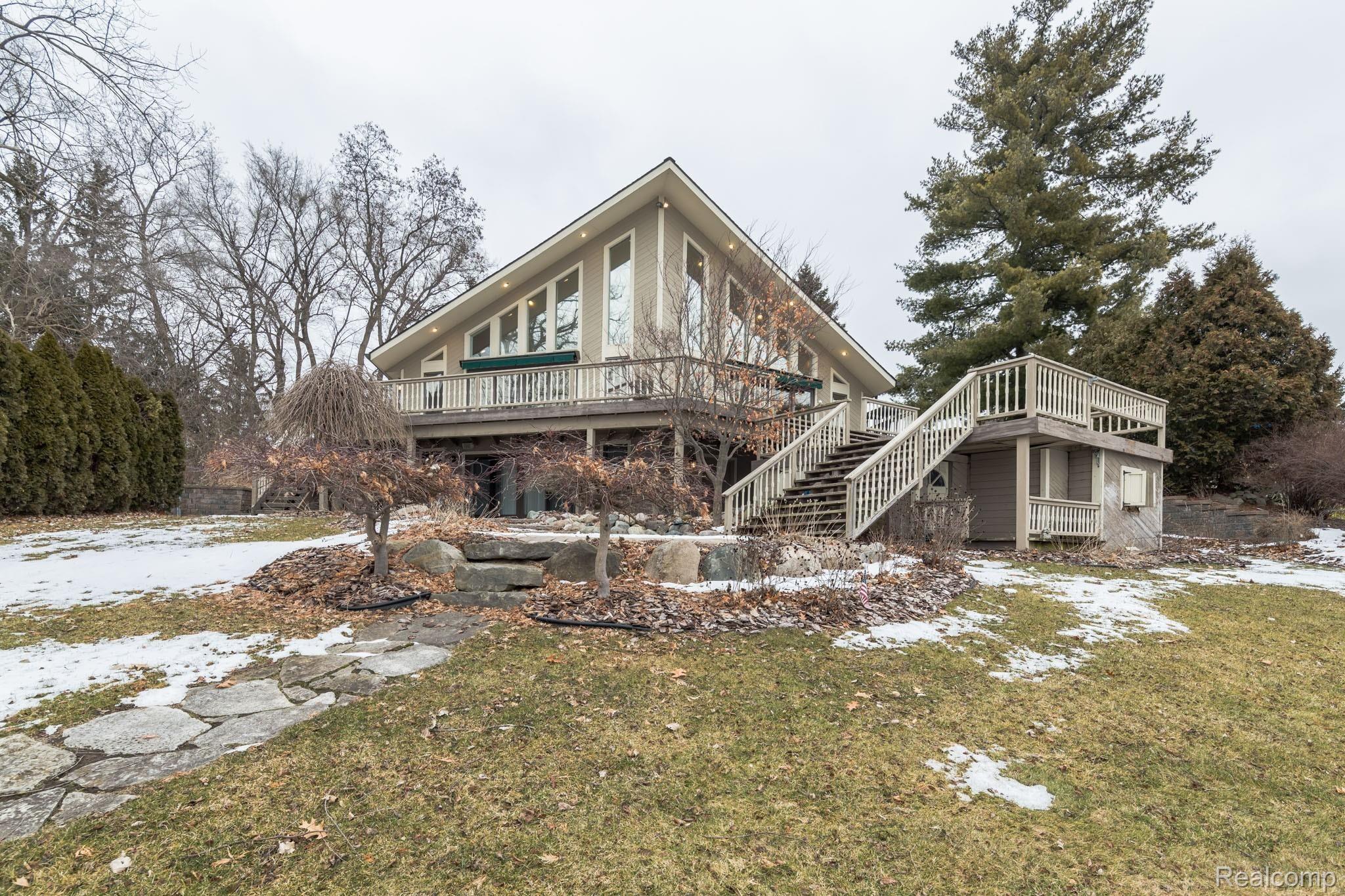 3651 Mann Road Clarkston, MI 48346 - Photo 4 of 25 4.jpg