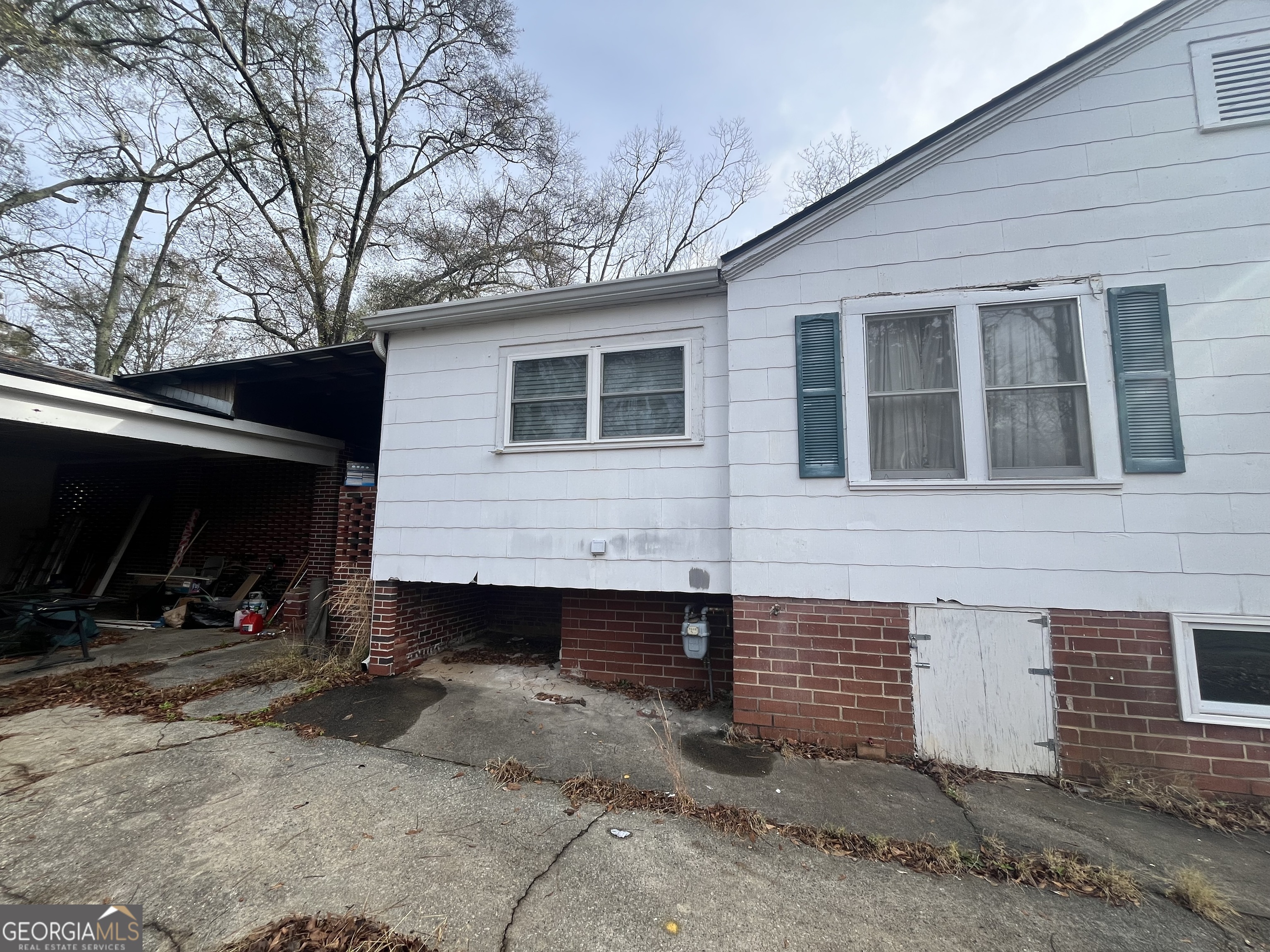 109 Schaefer Court Toccoa, GA 30577 - Photo 22 of 28 a front view of a house with parking space