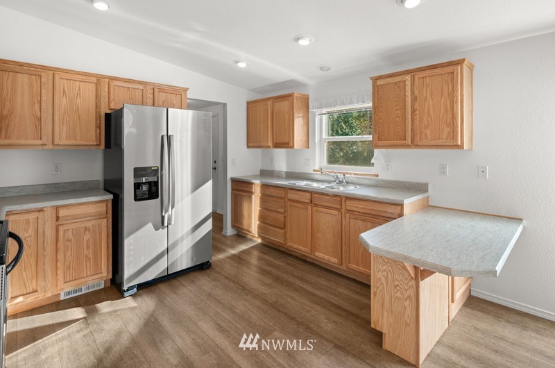 20717 34th Drive Southeast Bothell, WA 98012 - Photo 12 of 27 Gallery Image 12