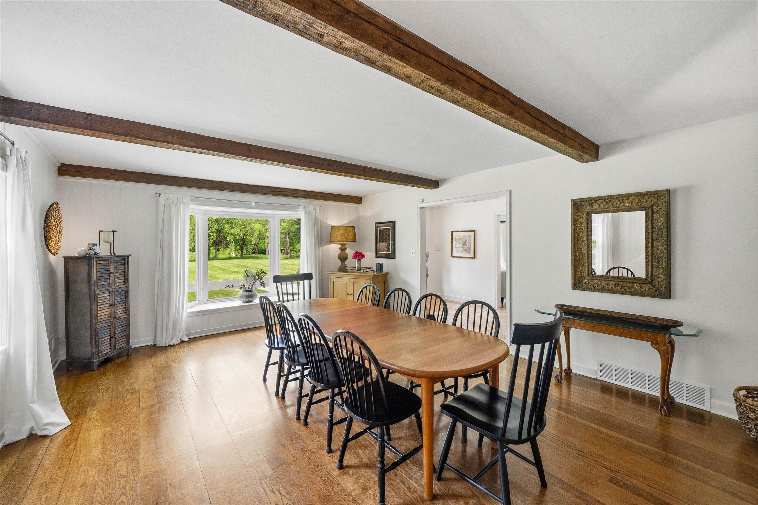 9431 Hawthorne Road Mequon, WI 53097 - Photo 11 of 67 Bay window in dining room
