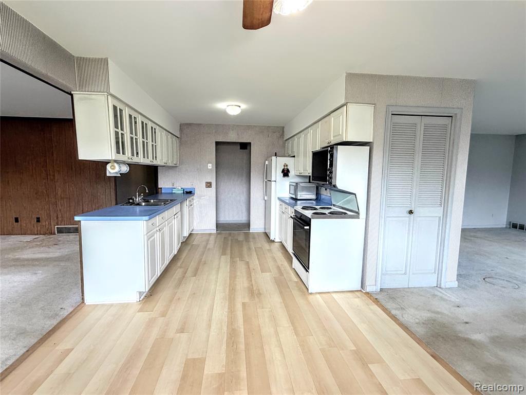 8079 Farley Road Pinckney, MI 48169 - Photo 12 of 43
