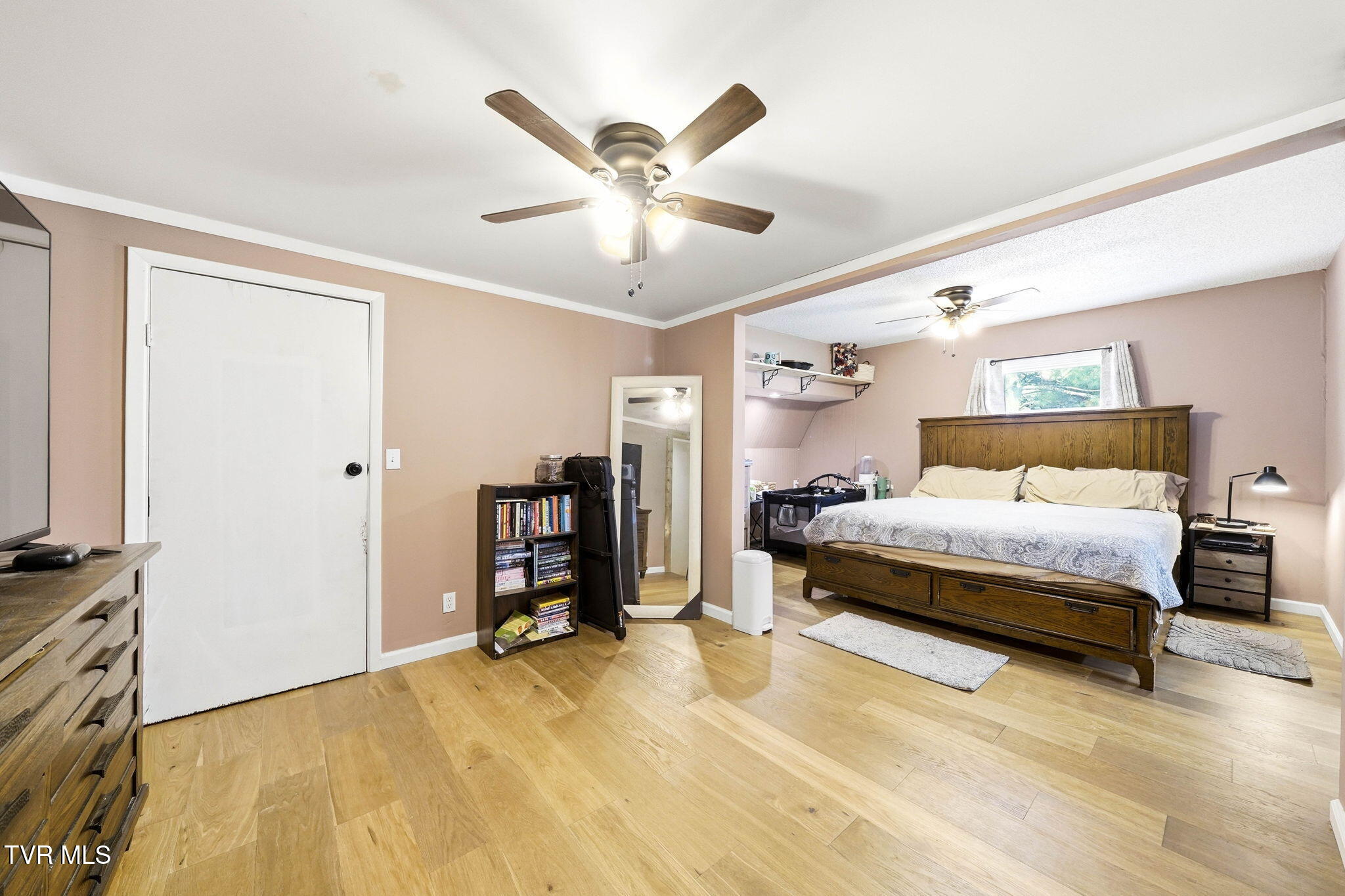 435 Oak Grove Road Gray, TN 37615 - Photo 14 of 35 12-web-or-mls-435 Oak Grove Rd-12