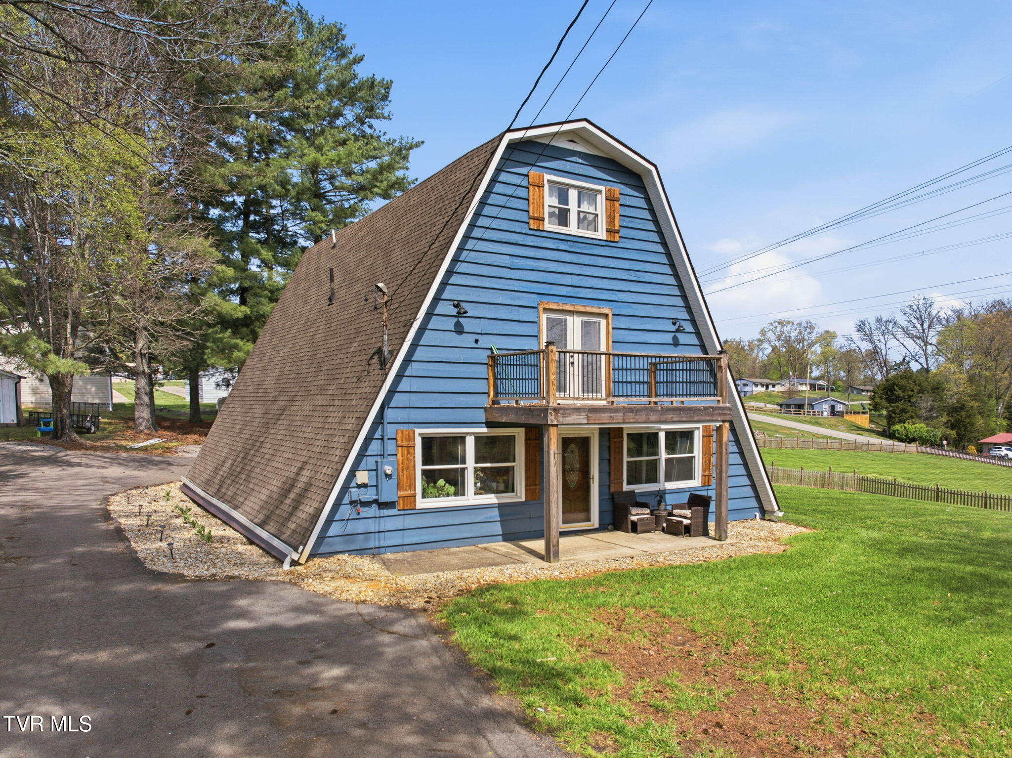 435 Oak Grove Road Gray, TN 37615 - Photo 2 of 35 2-web-or-mls-435 Oak Grove Rd-2