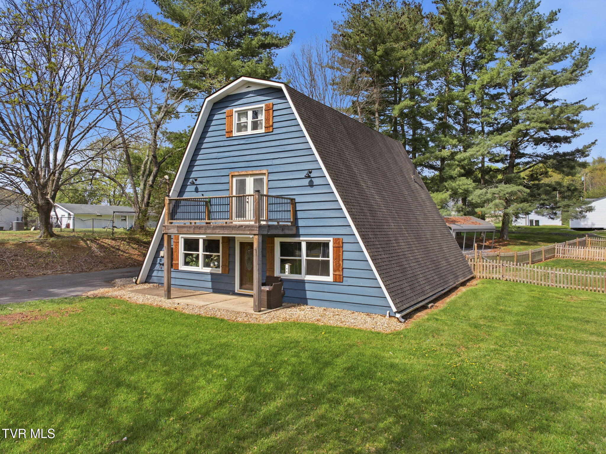 435 Oak Grove Road Gray, TN 37615 - Photo 3 of 35 3-web-or-mls-435 Oak Grove Rd-3