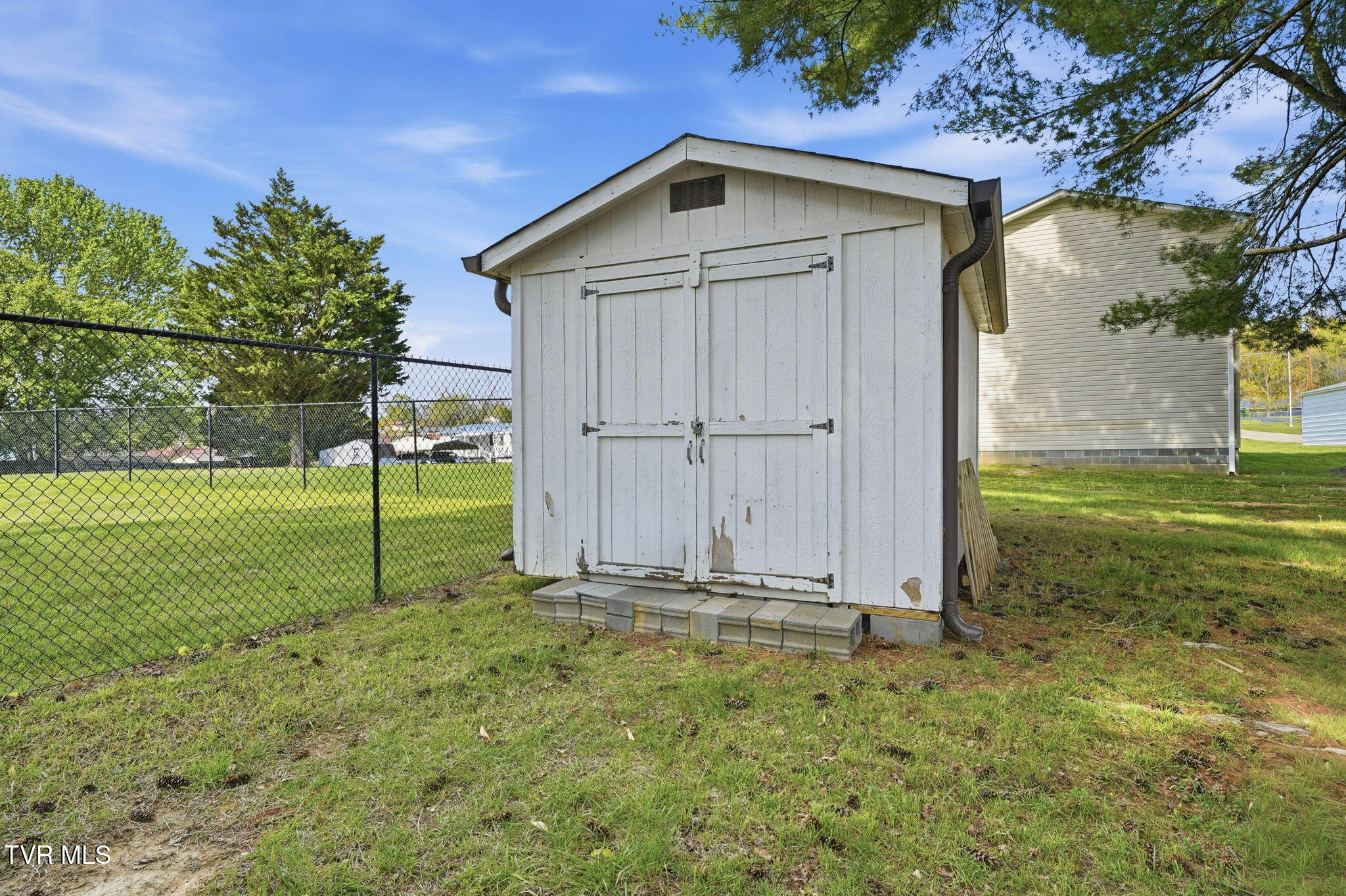 435 Oak Grove Road Gray, TN 37615 - Photo 33 of 35 33-web-or-mls-435 Oak Grove Rd-33