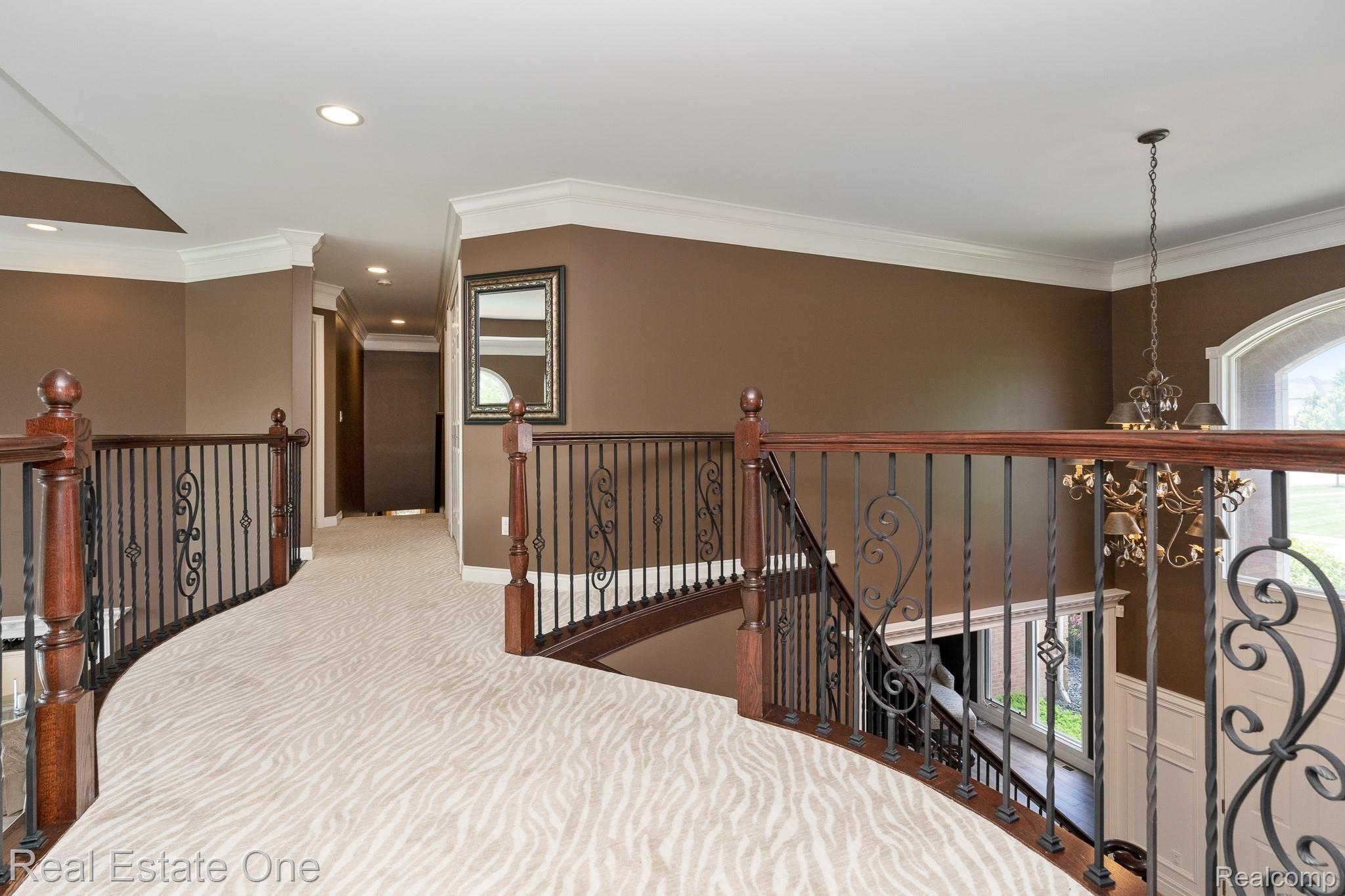 679 Quarry Drive Rochester, MI 48306 - Photo 21 of 54 679 Quarry MLS-W063.jpg
