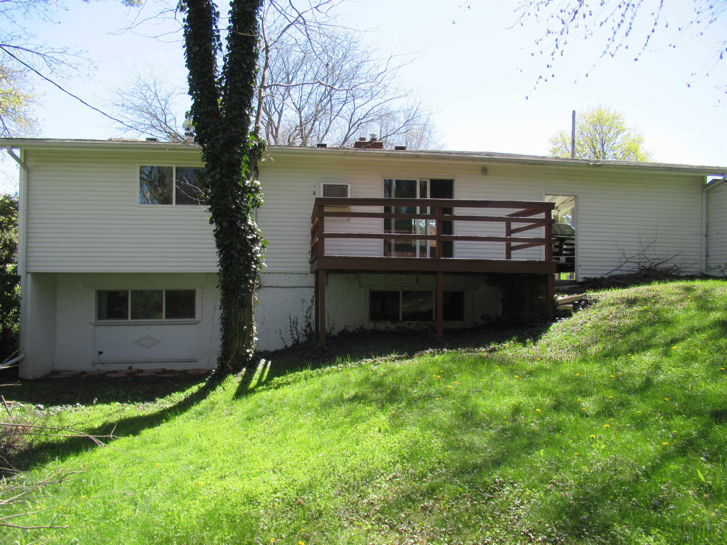 131 East River Road Flushing, MI 48433 - Photo 31 of 32 50139932-576e9775-9f27-41e3-a130-82ee637b207a.JPG