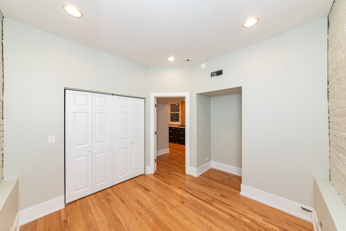 1122 West Addison Street, Unit GRD Chicago, IL 60613 - Photo 8 of 13