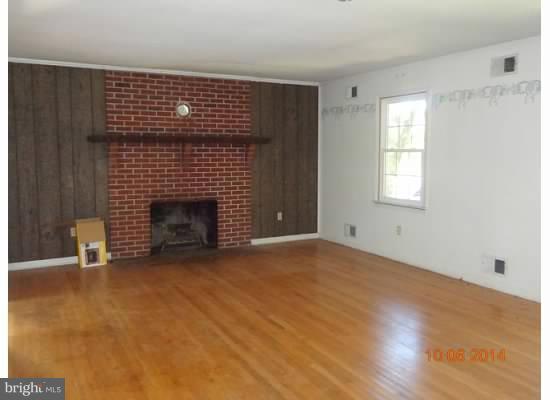 6325 Stoney Road Midland, VA 22728 - Photo 3 of 3 Living Room