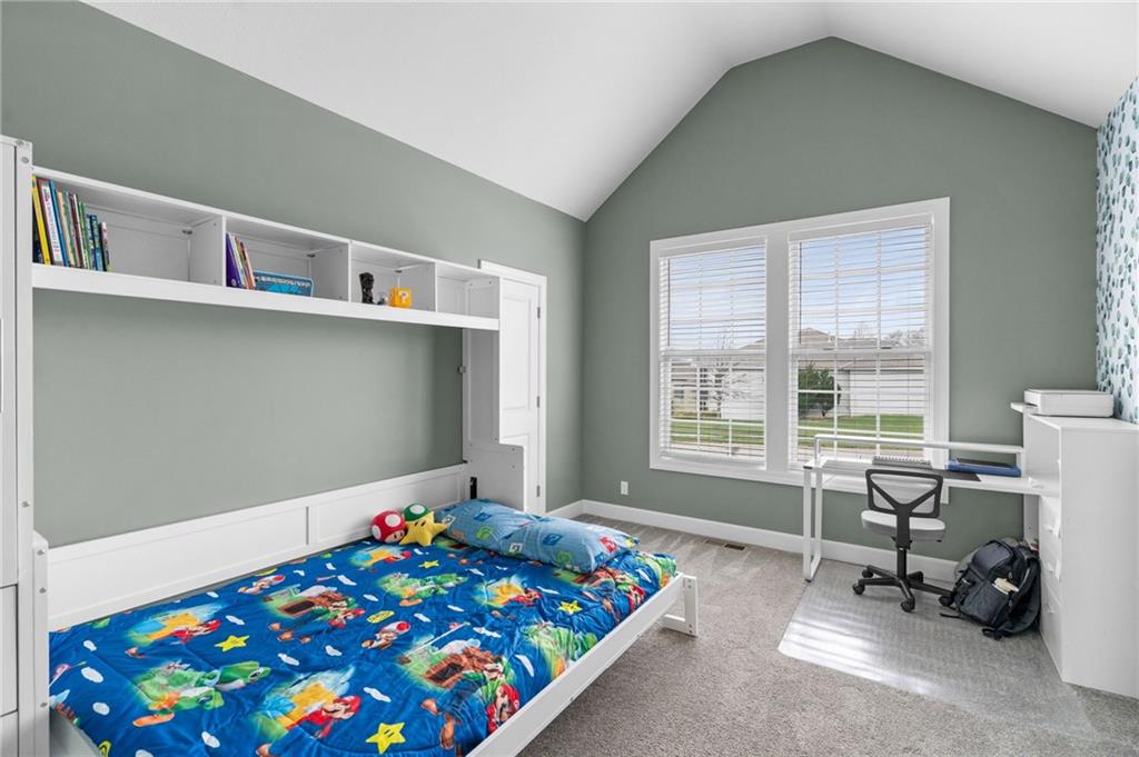 7703 Green Street Lenexa, KS 66227 - Photo 14 of 39