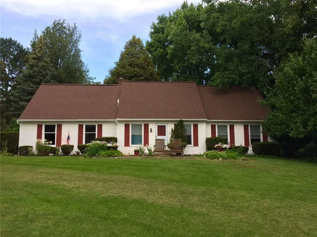 $2,900 | 107 Blackwatch Trail, Perinton, NY 14450