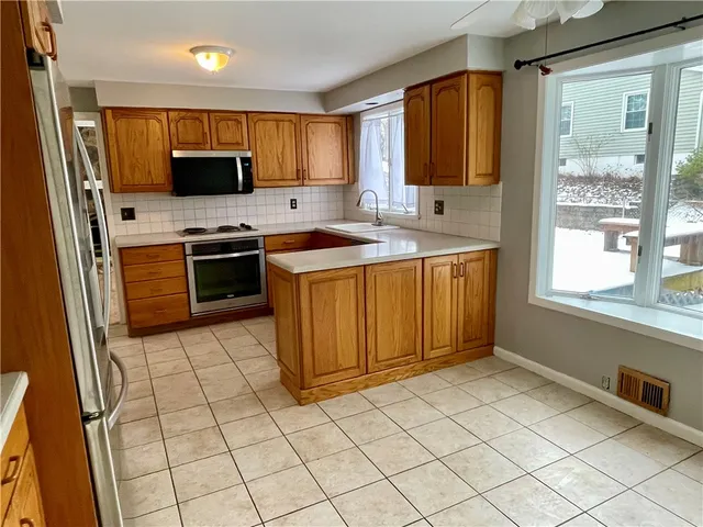 $2,900 | 107 Blackwatch Trail, Perinton, NY 14450