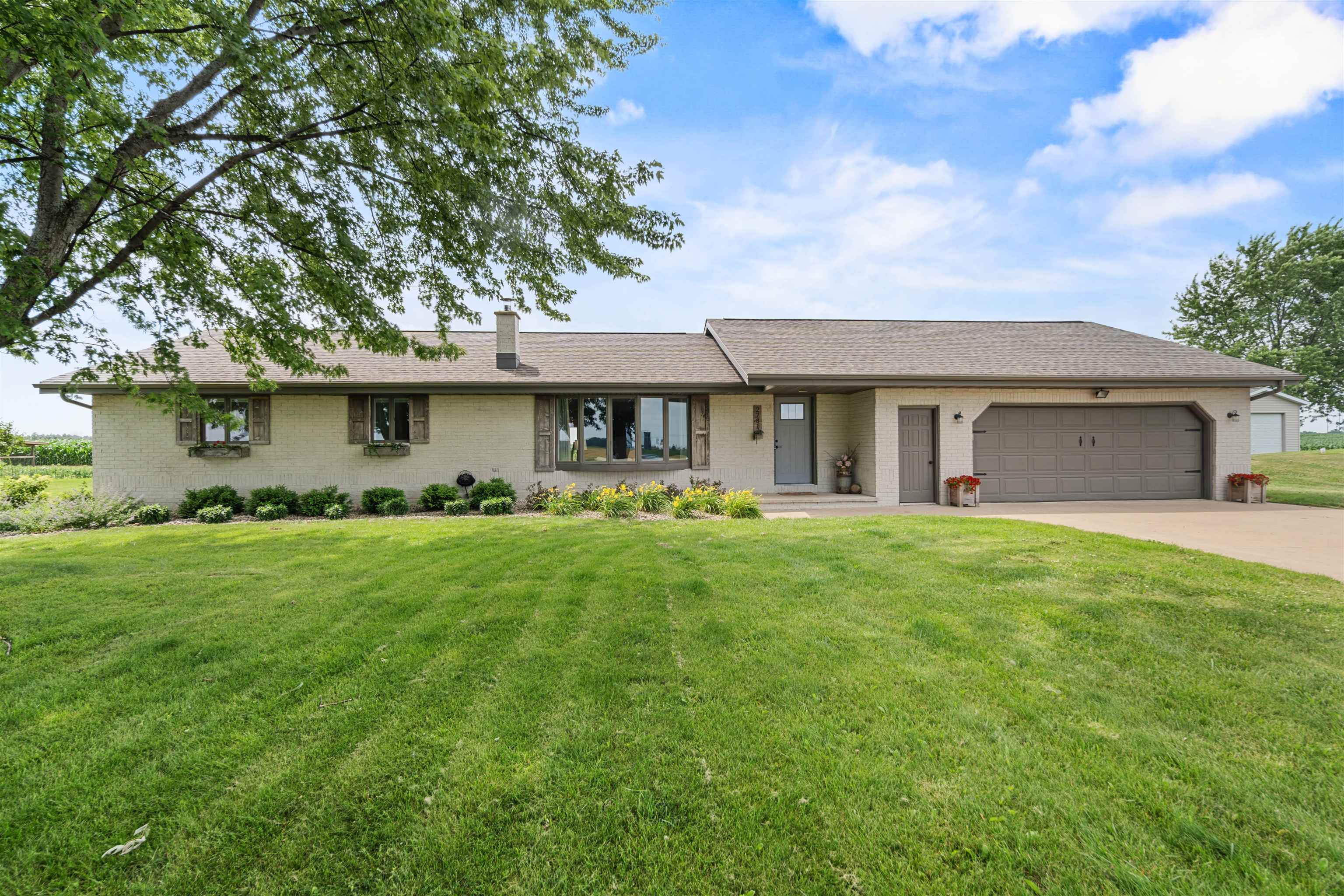 N2781 Maloney Road Freedom, WI 54130 - Photo 2 of 32