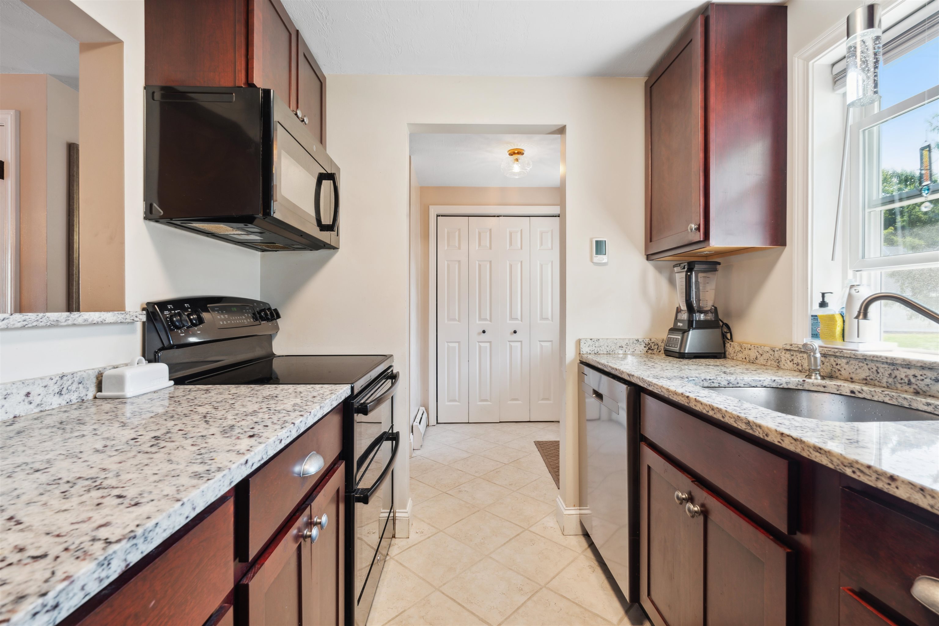 14 Bluffs Drive Concord, NH 03303 - Photo 13 of 27