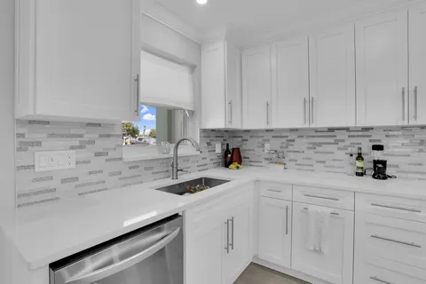 $295,000 | 540 High Point Drive, Unit A, Delray Beach, FL 33445