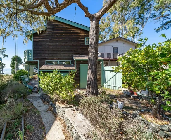 $1,175,000 | 523 Derby Lane, Cambria, CA 93428