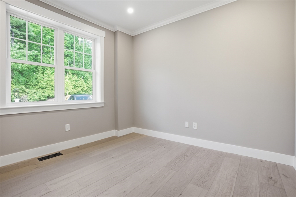 18 Magnolia Road Natick, MA 01760 - Photo 14 of 39