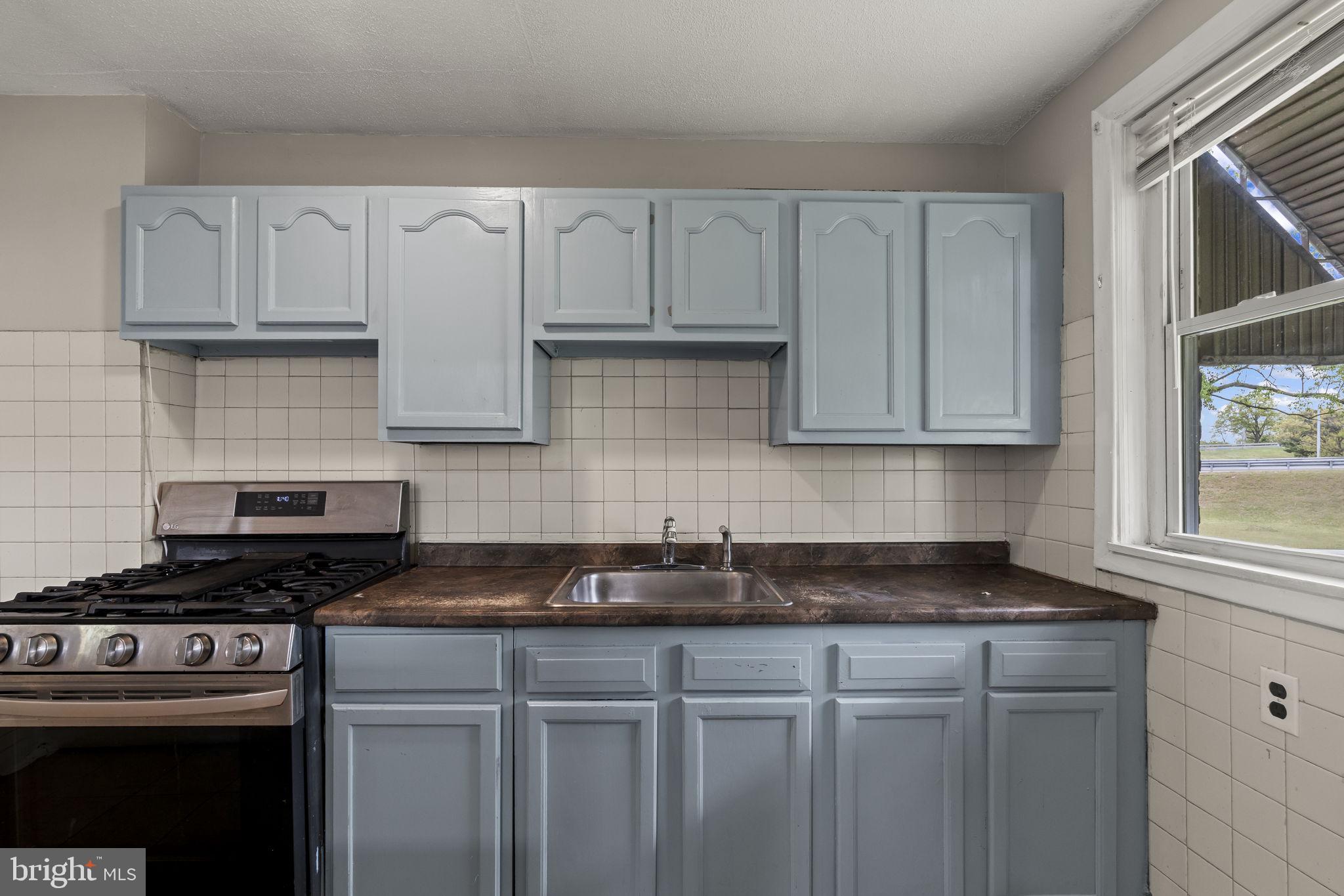 1016 South Merrimac Road Camden, NJ 08104 - Photo 9 of 20 Kitchen