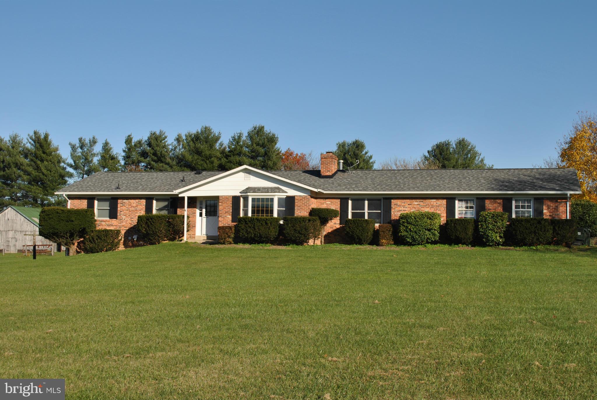 39082 Bolington Road Lovettsville, VA 20180 - Photo 1 of 27 Exterior (Front)