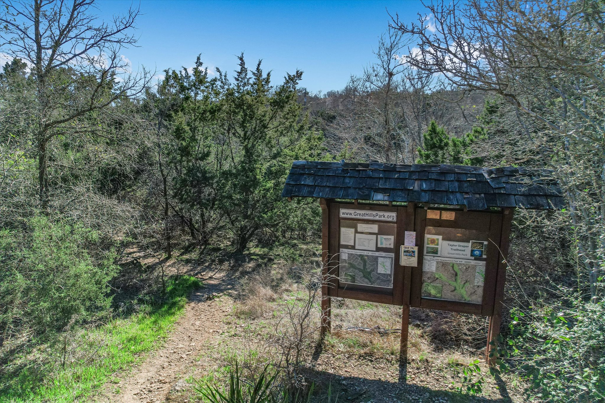 5908 Taylor Draper Cove Austin, TX 78759 - Photo 34 of 40 a view of a backyard of the house