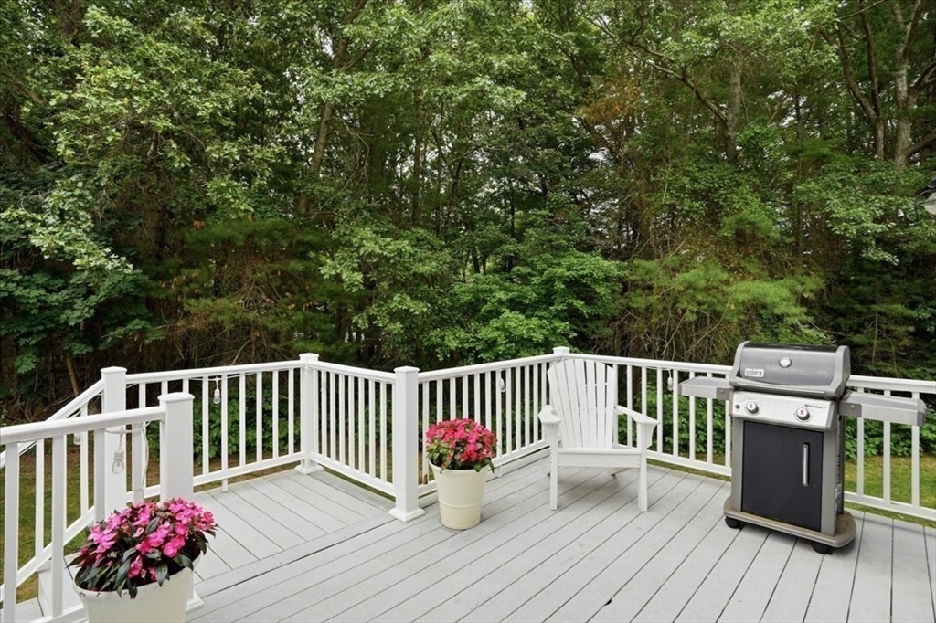 85 Maple Avenue Hanover, MA 02339 - Photo 30 of 41