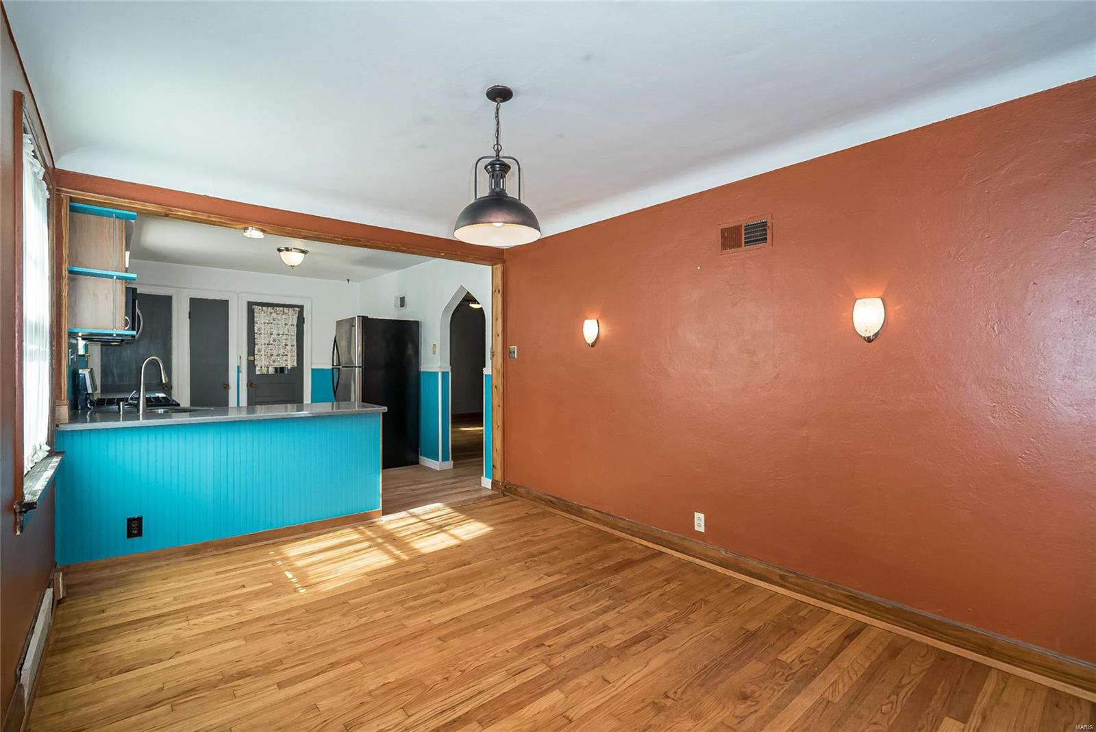 3681 Brown Road St. Louis, MO 63114 - Photo 11 of 26 Gallery Image 11