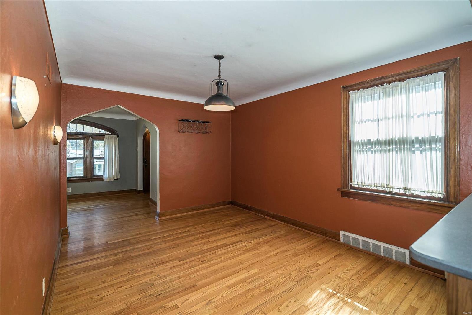 3681 Brown Road St. Louis, MO 63114 - Photo 12 of 26 Gallery Image 12