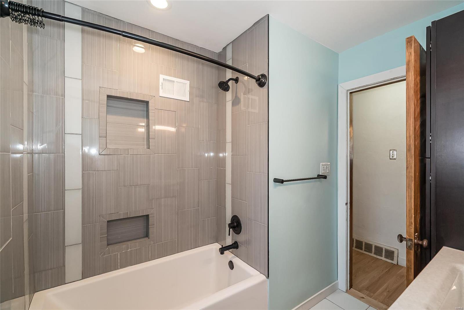 3681 Brown Road St. Louis, MO 63114 - Photo 22 of 26 Gallery Image 22