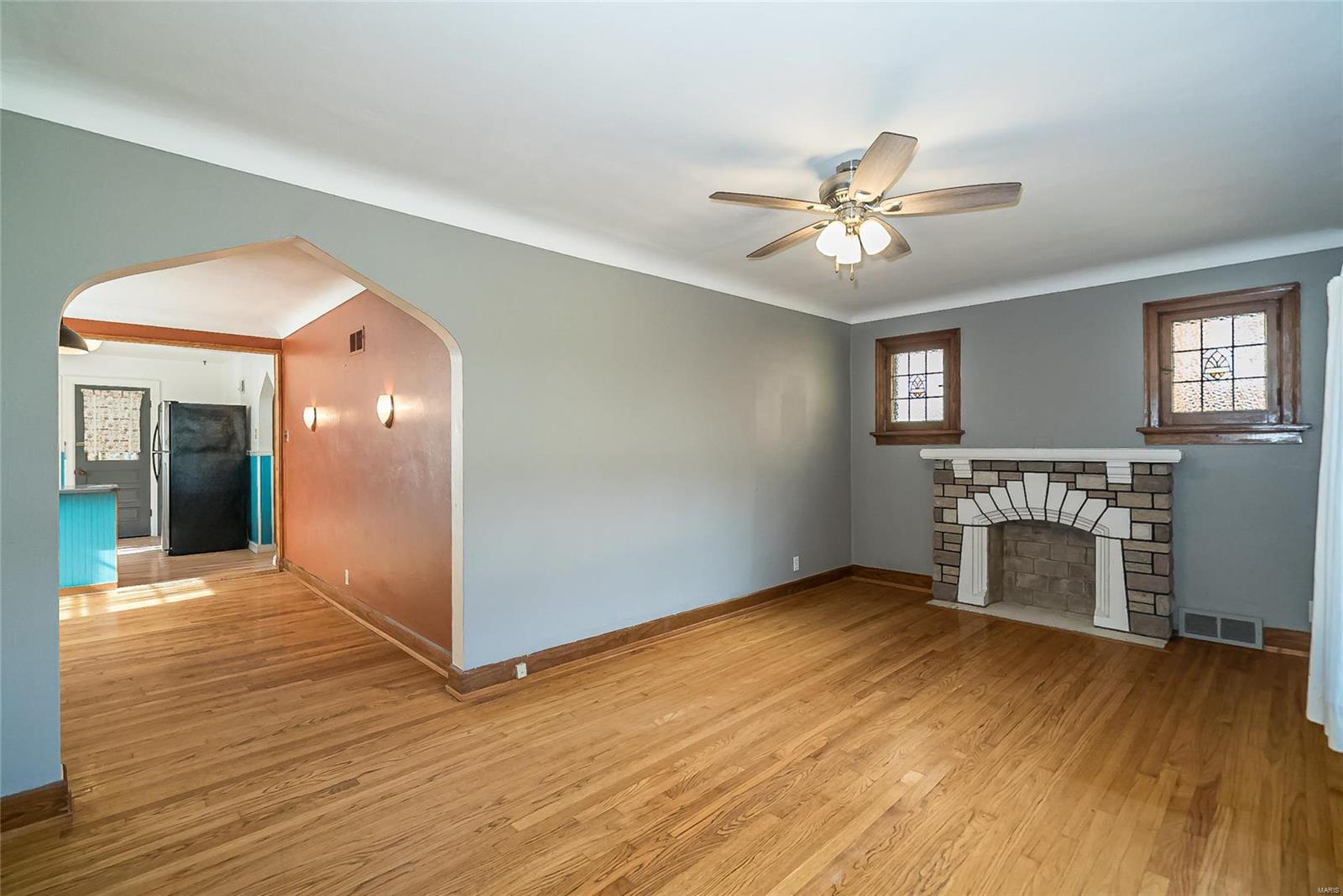 3681 Brown Road St. Louis, MO 63114 - Photo 7 of 26 Gallery Image 7