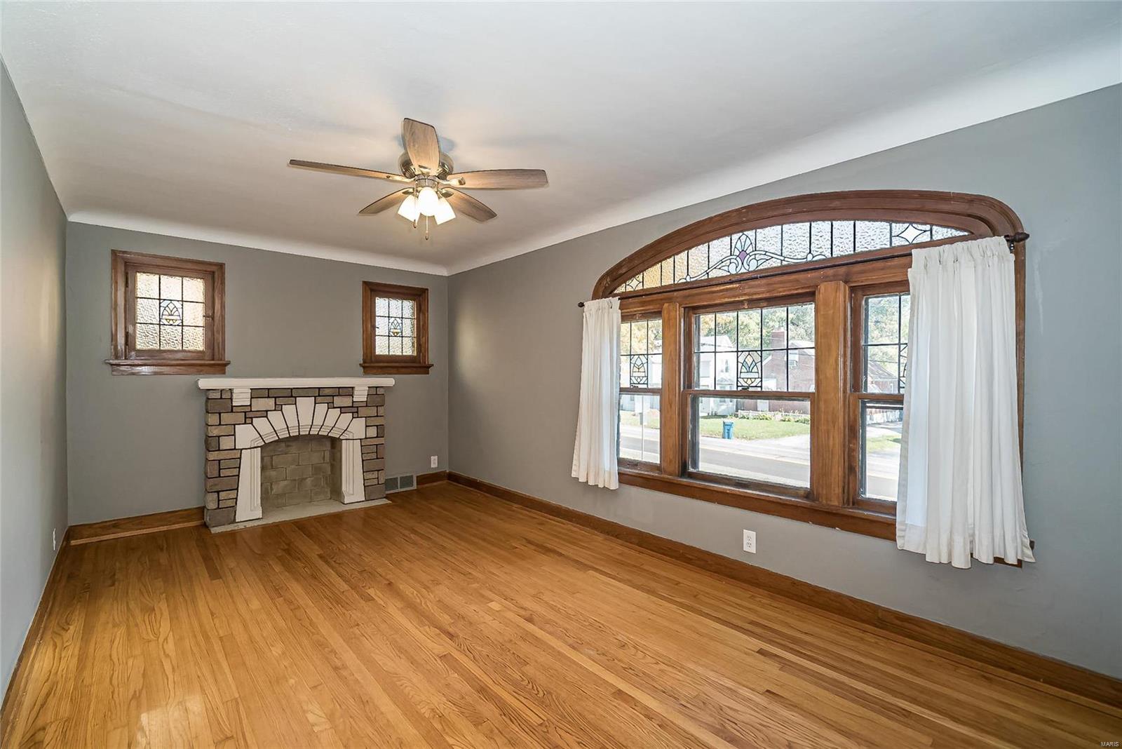 3681 Brown Road St. Louis, MO 63114 - Photo 10 of 26 Gallery Image 10