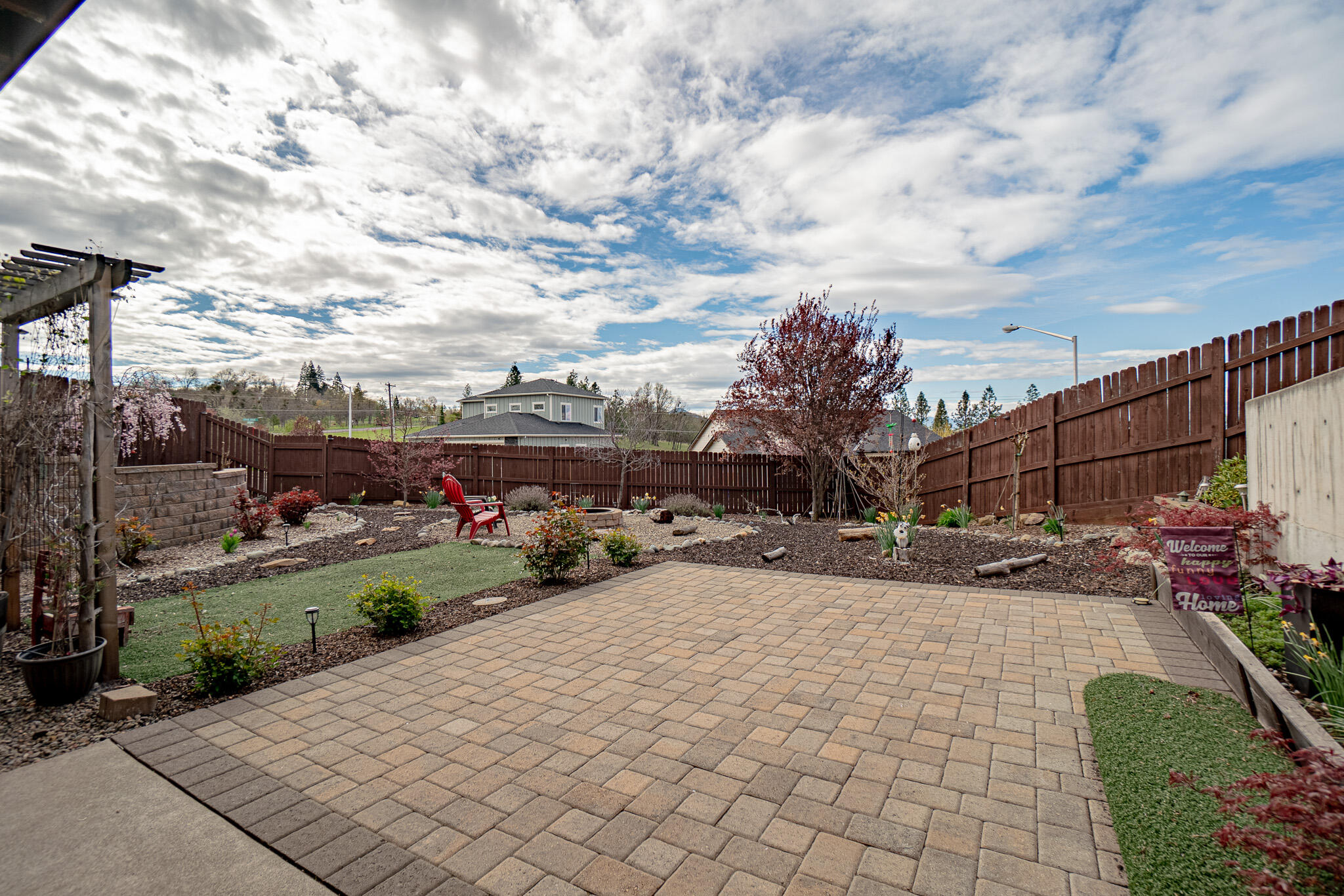 1050 Azure Way Eagle Point, OR 97524 - Photo 18 of 39